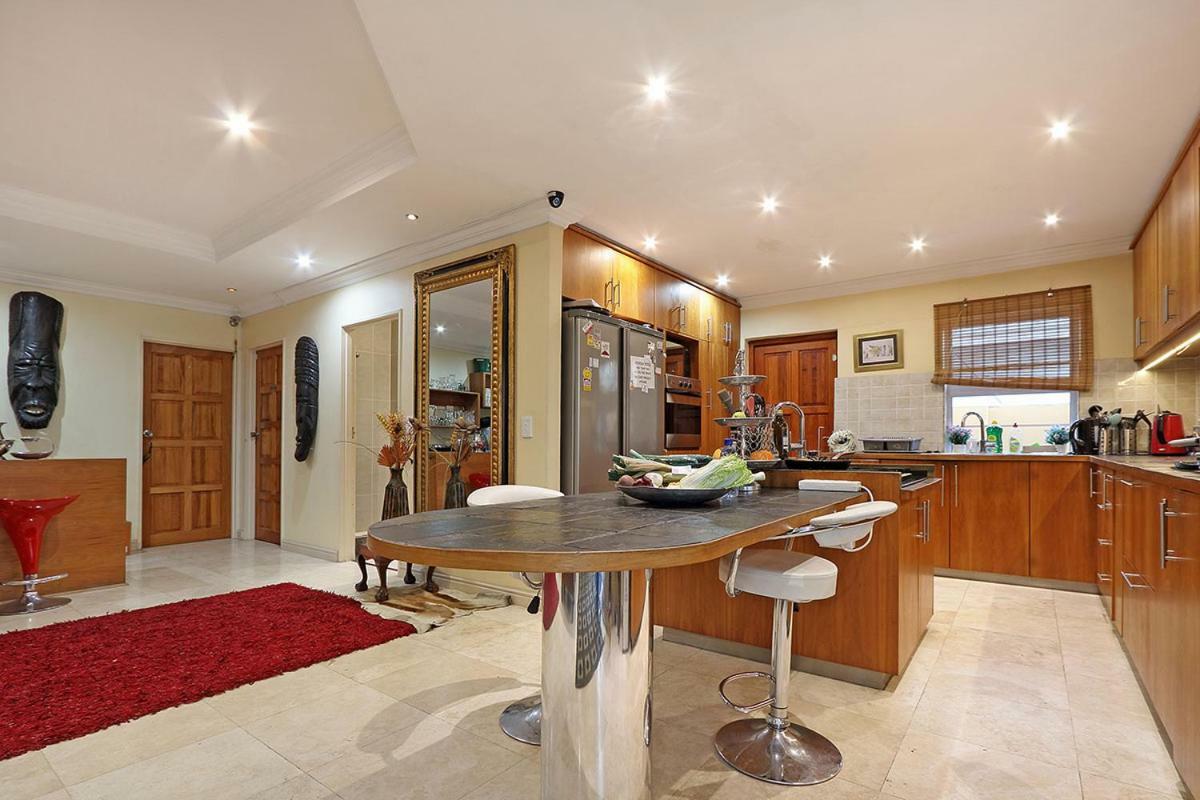 Natalie Guesthouse Bloubergstrand Luaran gambar
