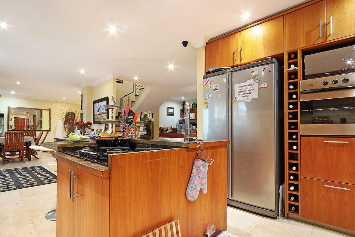 Natalie Guesthouse Bloubergstrand Luaran gambar