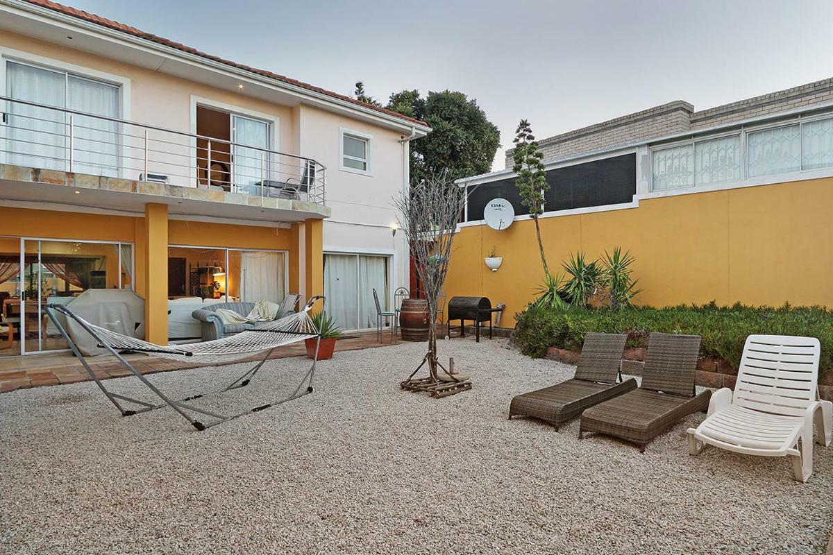 Natalie Guesthouse Bloubergstrand Luaran gambar