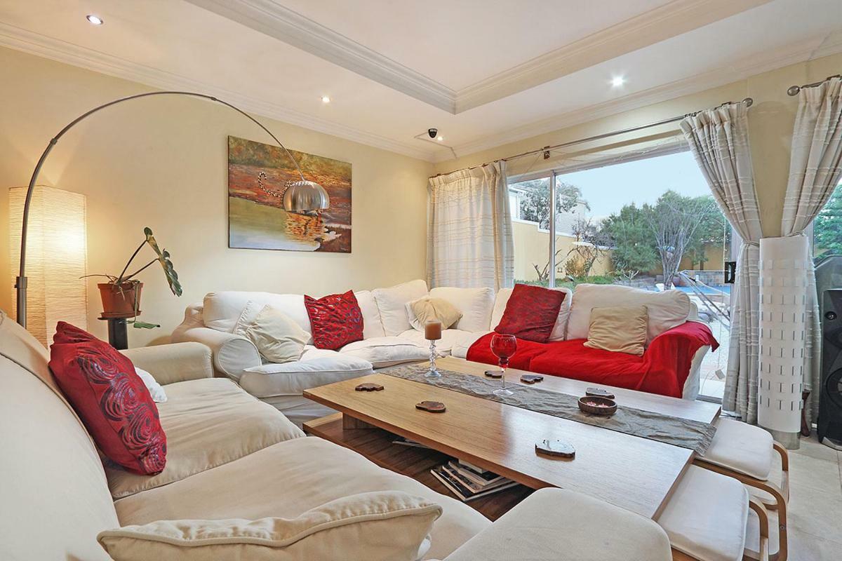Natalie Guesthouse Bloubergstrand Luaran gambar