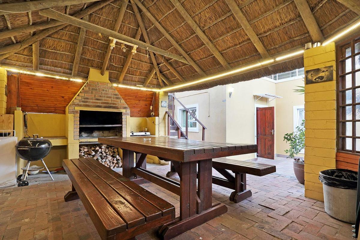 Natalie Guesthouse Bloubergstrand Luaran gambar